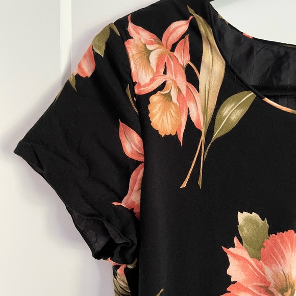 SOLD Vintage Black Floral Short Sleeve Dress - Picture 6 of 13